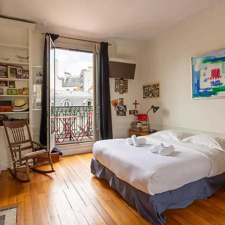 Veeve - Balcony Bliss Apartment Paris
